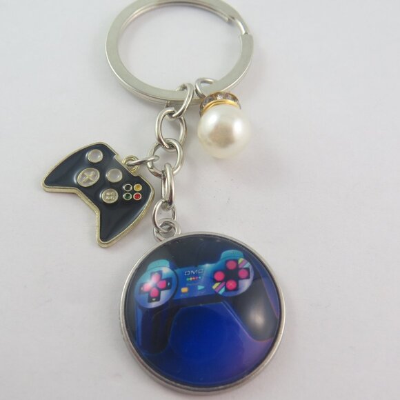 Gamer Controller Keychain Video Game Lover Bag Accessory Gift for Her - Picture 1 of 4